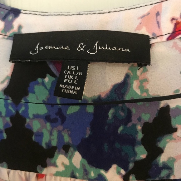 Floral Sleeveless Top - Picture 2 of 2